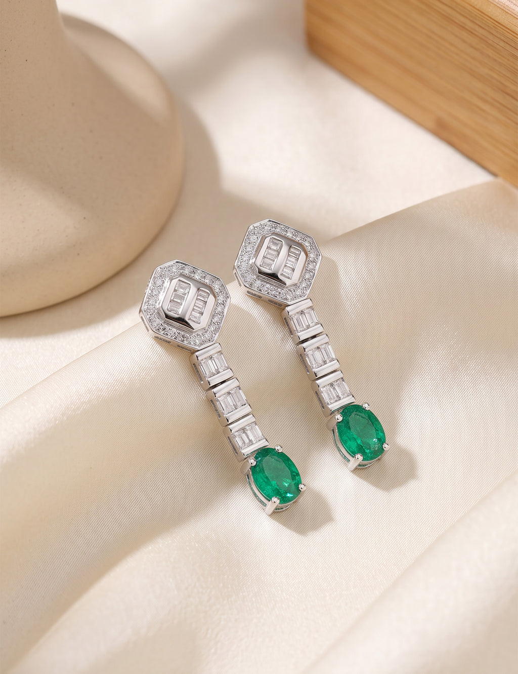 Emerald and Diamond Earring