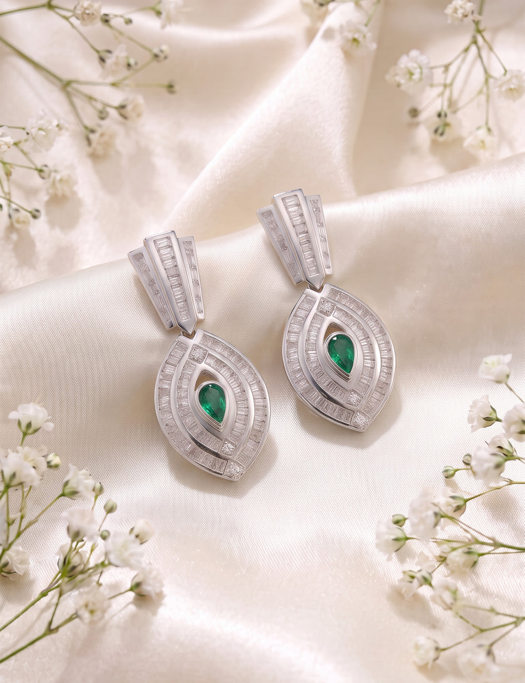 Emerald and Diamond Earring