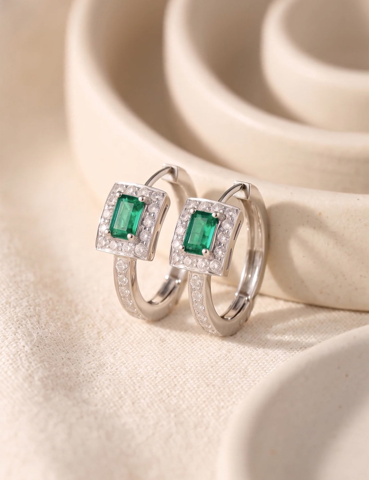 Emerald and Diamond Earring